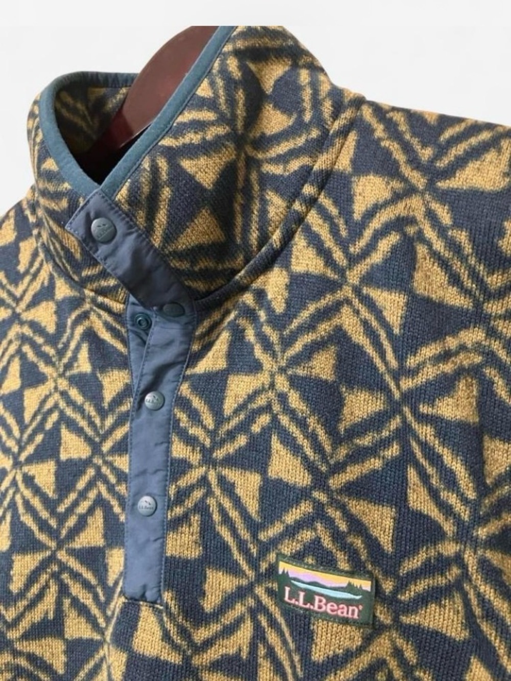 L.L. Bean Men’s Geometric Snap Funnel Neck Fleece Size XL - Picture 3 of 4